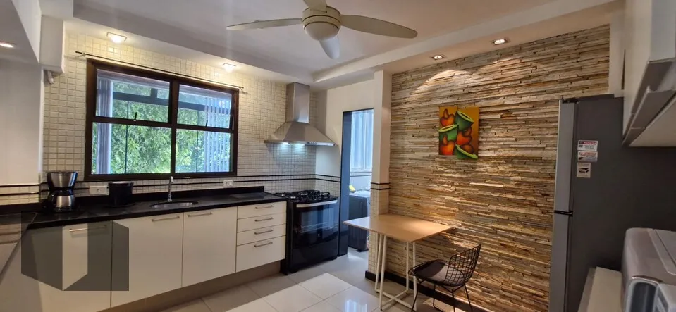Apartment with a separate kitchen and gas stove — photo 19