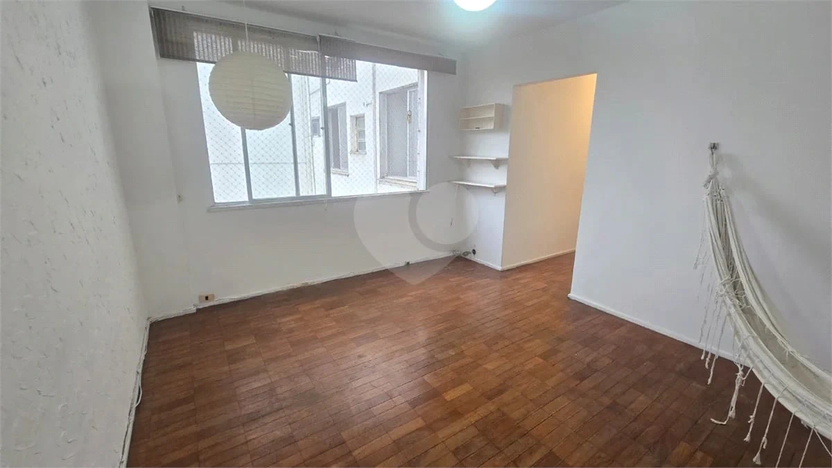58 m² apartment with a home office and a mountain view