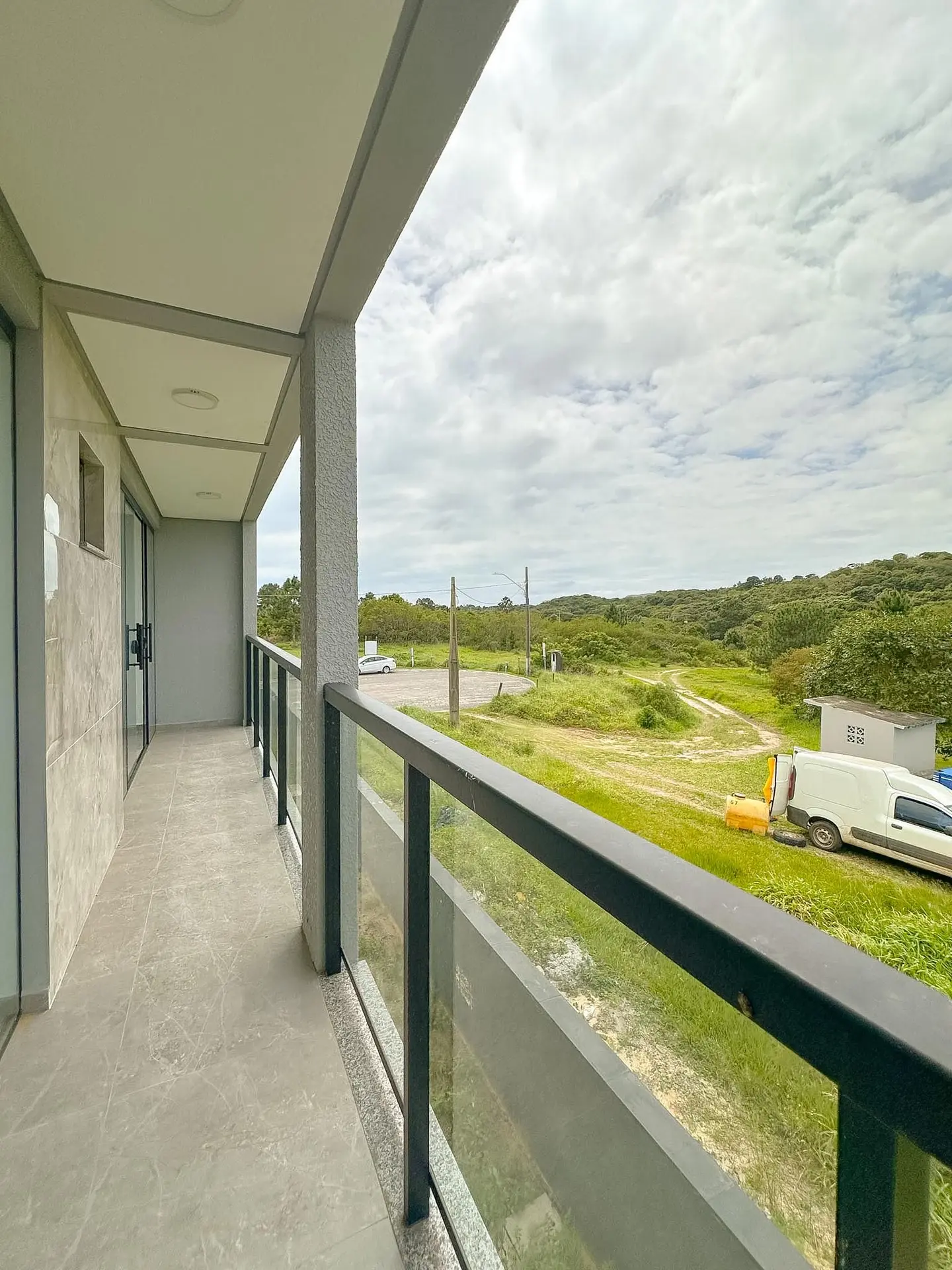 Floor-to-ceiling windows in a 3-bedroom house, 157 m² — photo 50