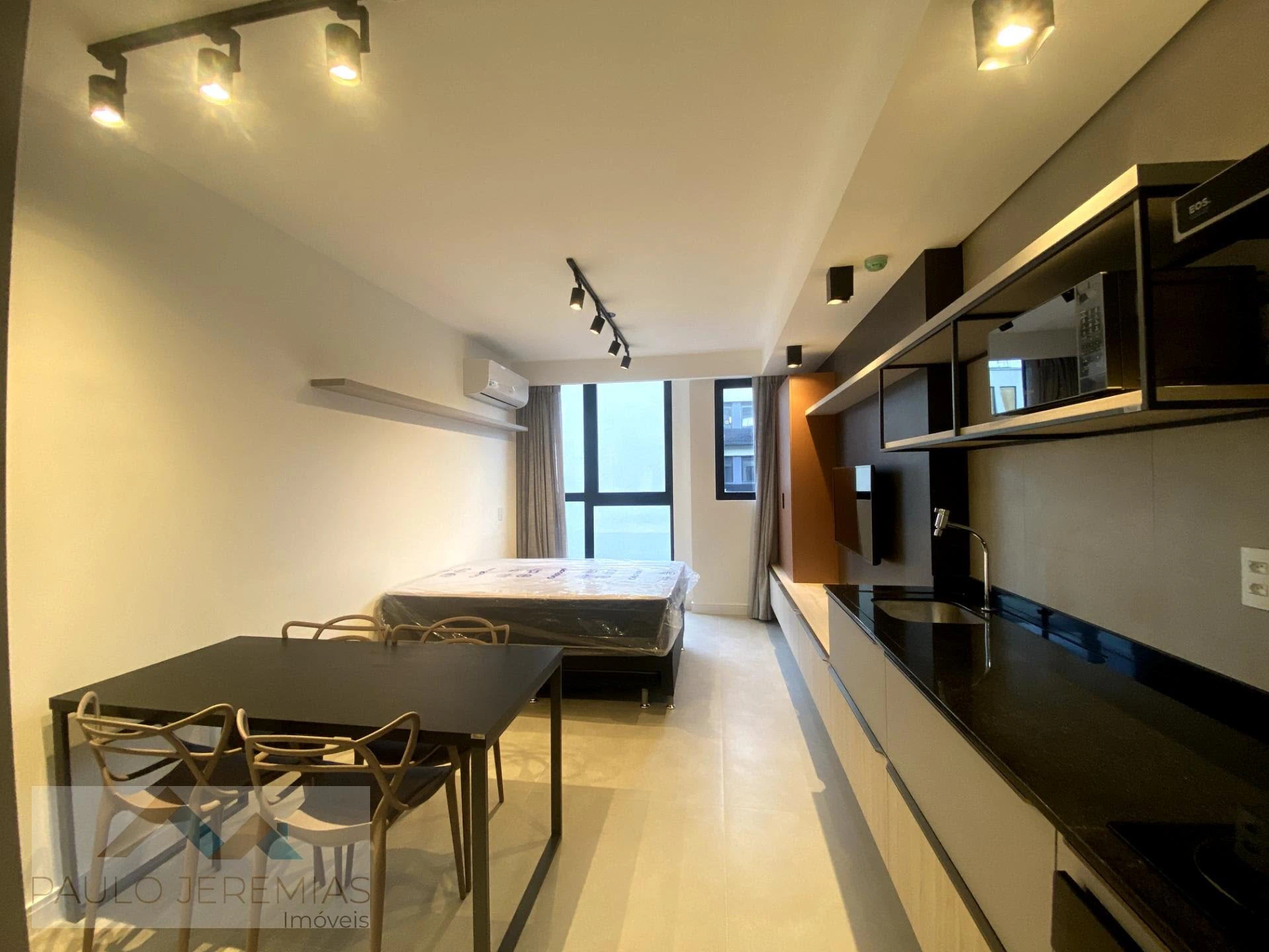 Furnished 31 m² studio with a desk corner on the 8th floor — photo 32