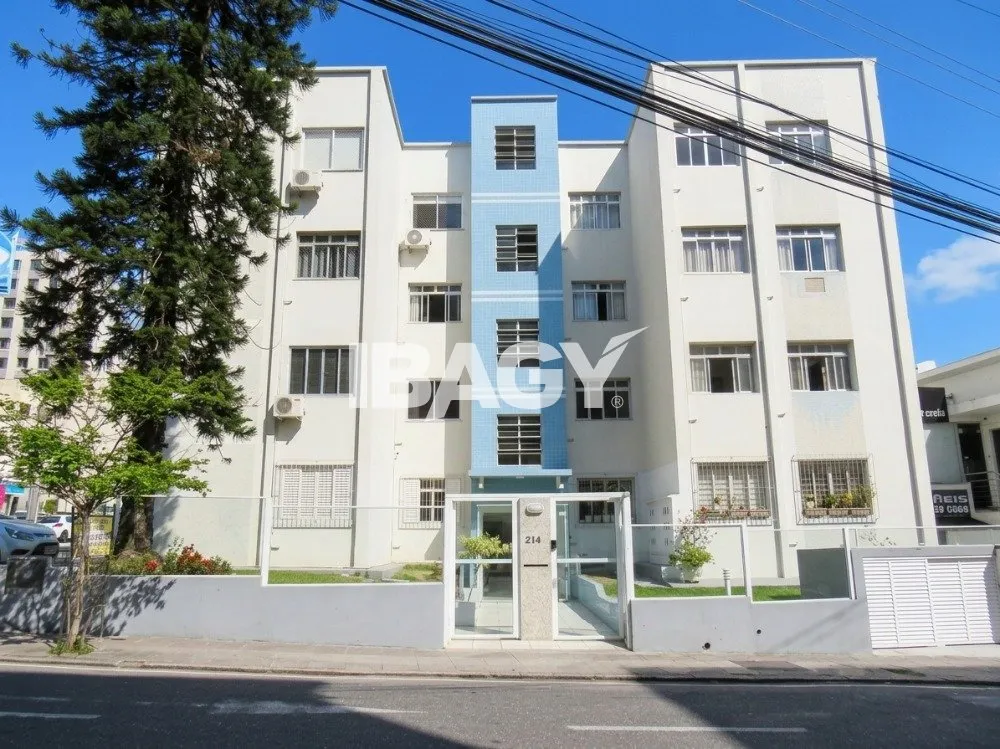 2-bedroom apartment with a gas stove