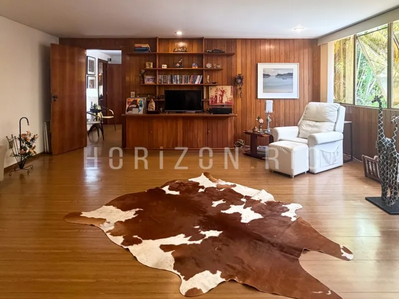 House, 800 m², with a mountain view — photo 20