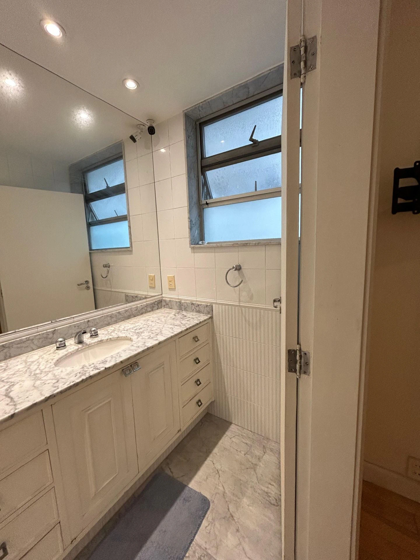 Furnished apartment, 185 m², with a washing machine — photo 21