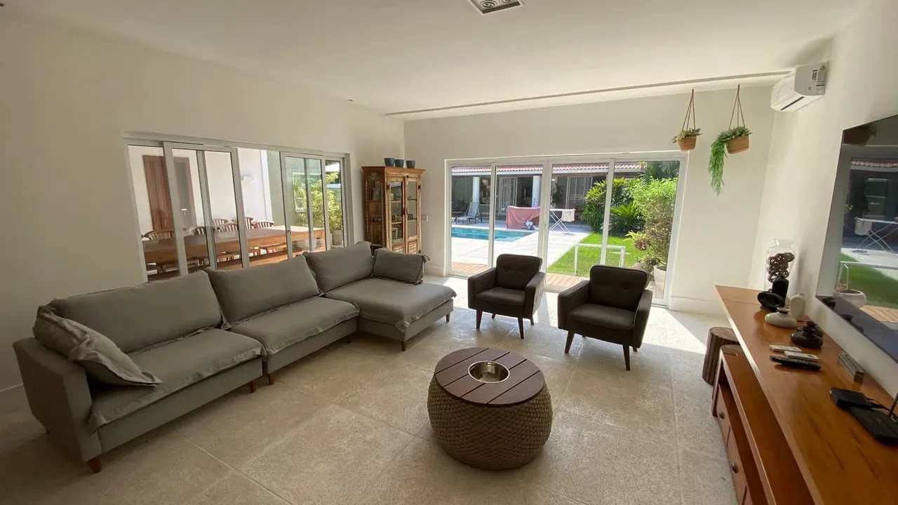 500 m² house with 4 bedrooms and a terrace — photo 23