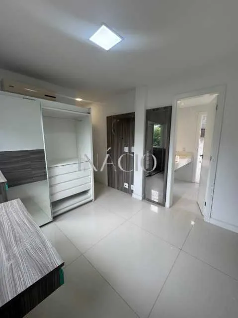 Jacuzzi in a 4-bedroom house, 300 m² — photo 3