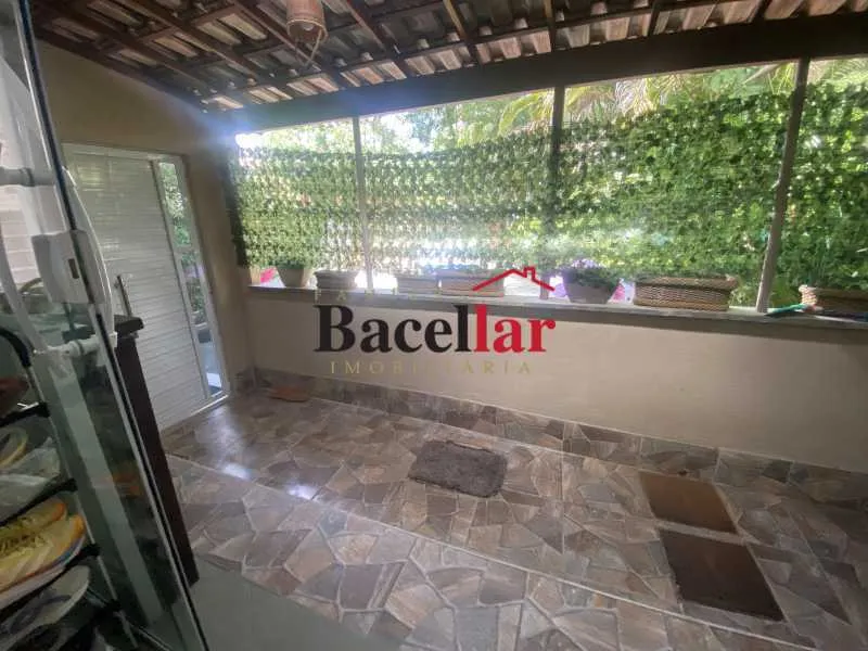 Furnished apartment with open-plan kitchen and 3 bedrooms — photo 16