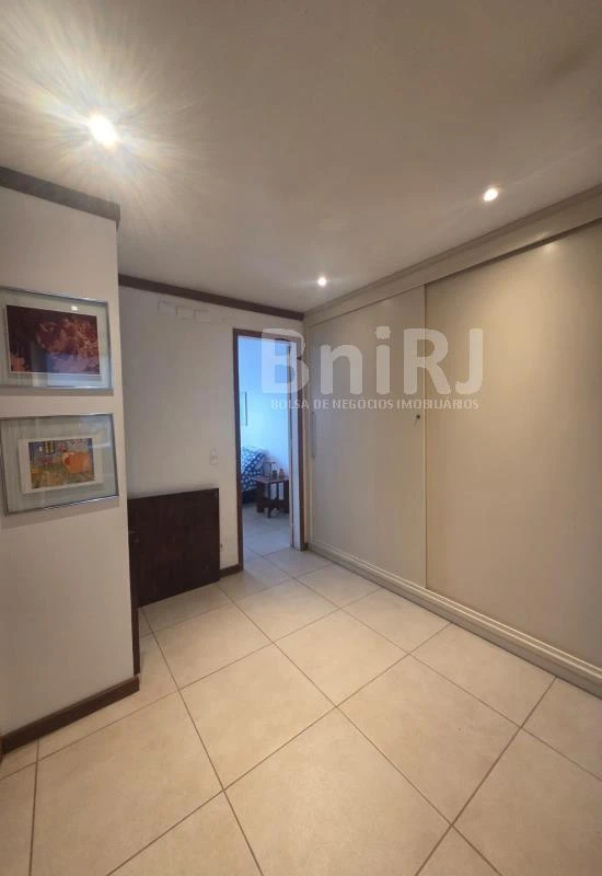 Furnished 161 m² apartment with 3 bedrooms and 2 suites — photo 16