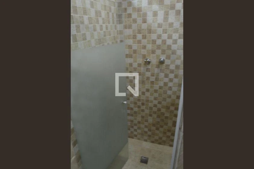 4-bedroom house with a park view — photo 2