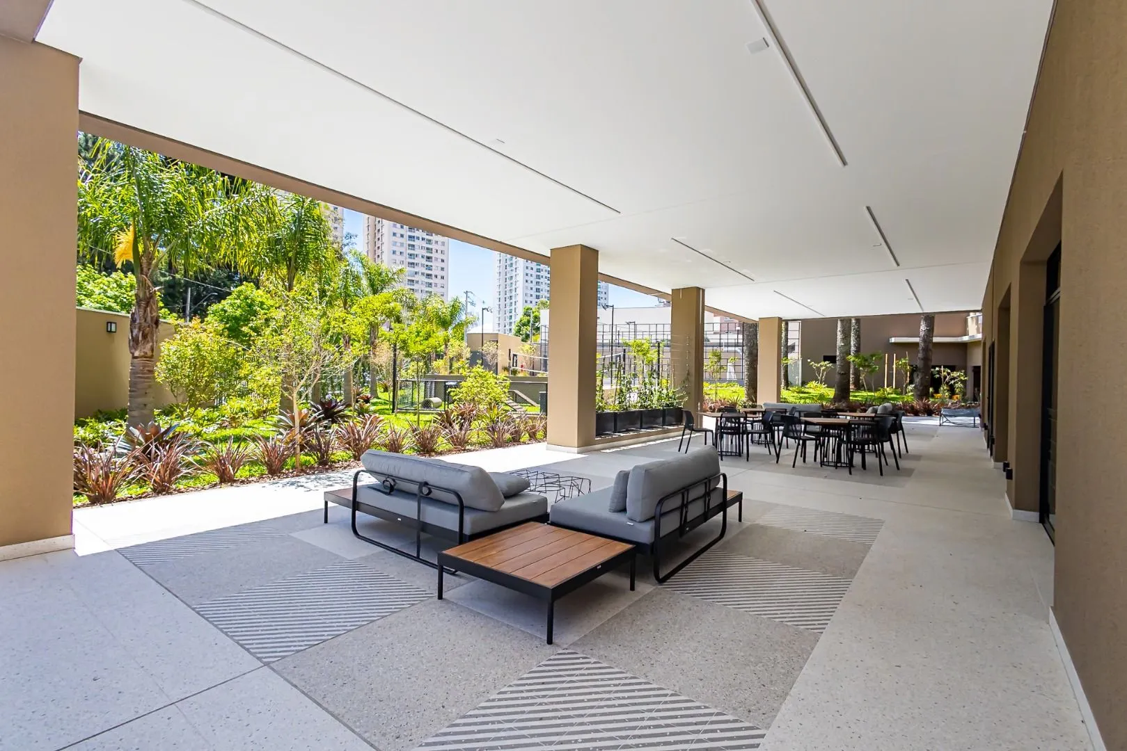 Furnished apartment, 78 m², with a glass-enclosed balcony — photo 99