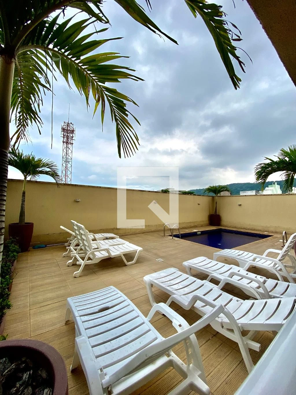 Apartamento de 2 quartos em condomínio com piscina — photo 26