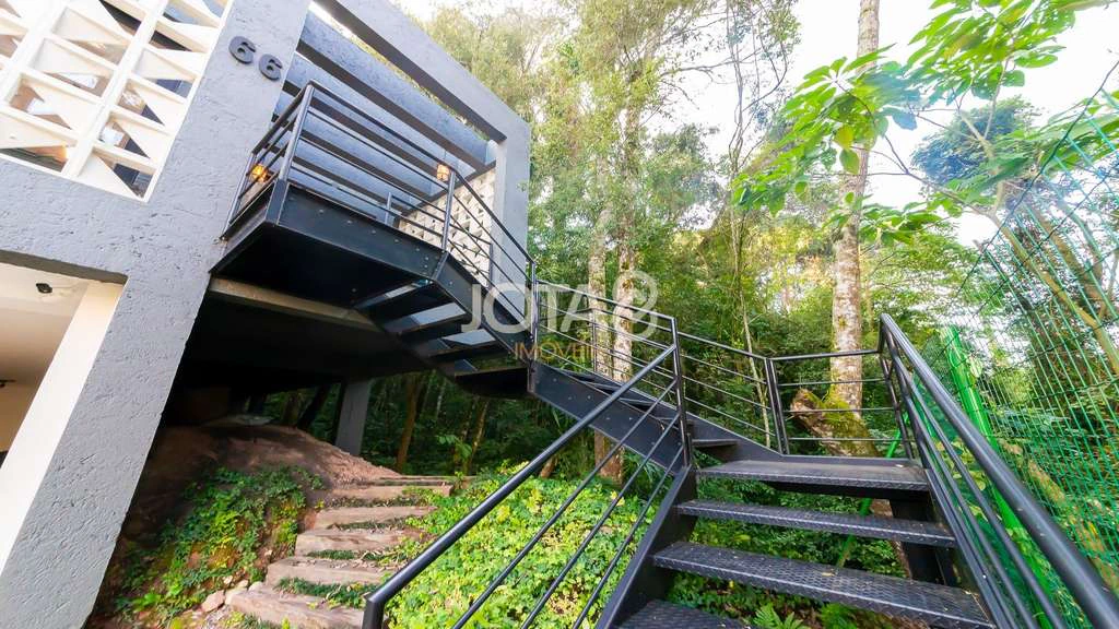 4 en-suite bedrooms, integrated kitchen house, 678 m² — photo 5