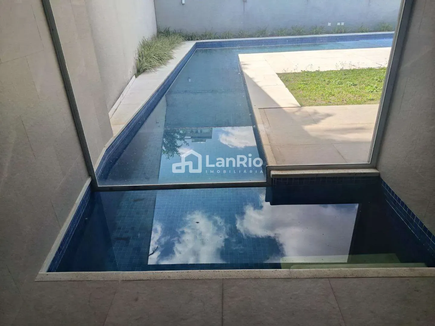 Casa com 5 quartos e 5 suítes, com varanda — photo 32