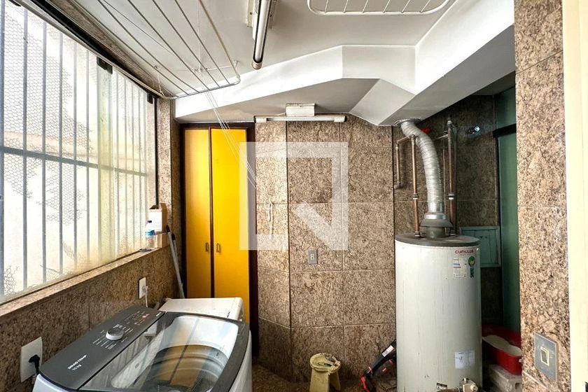 Duplex apartment with 3 en-suite bedrooms and laundry — photo 43