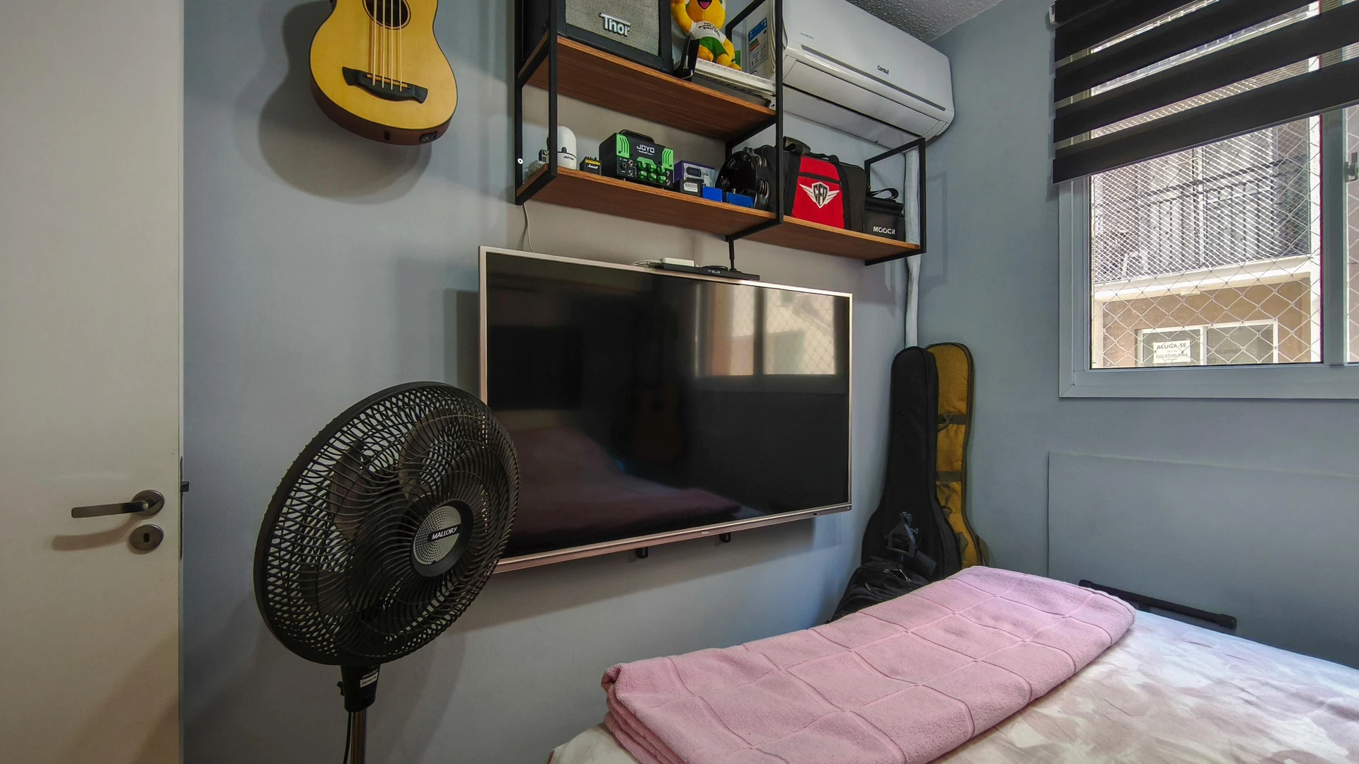 Home office in a one-bedroom apartment, 32 m² — photo 12