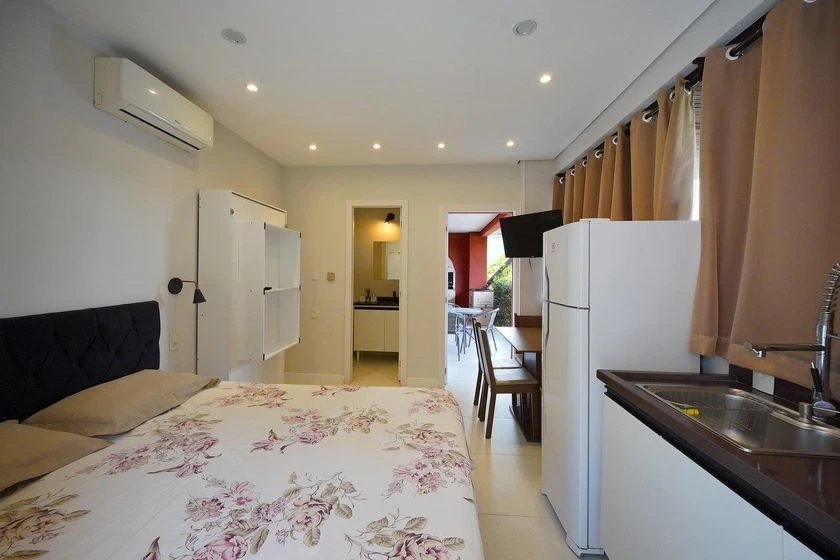 Furnished studio with balcony, 1 bedroom apartment