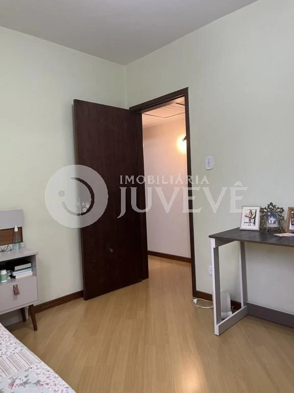 Home office in a 2-bedroom apartment, 58 m² — photo 6