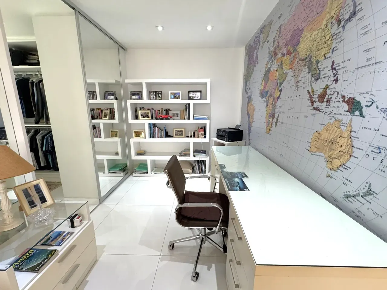 227 m² apartment with a water view and a bathtub — photo 17