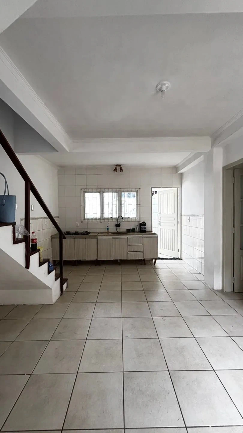 Casa com 4 quartos e fogão a gás, com 1 vaga