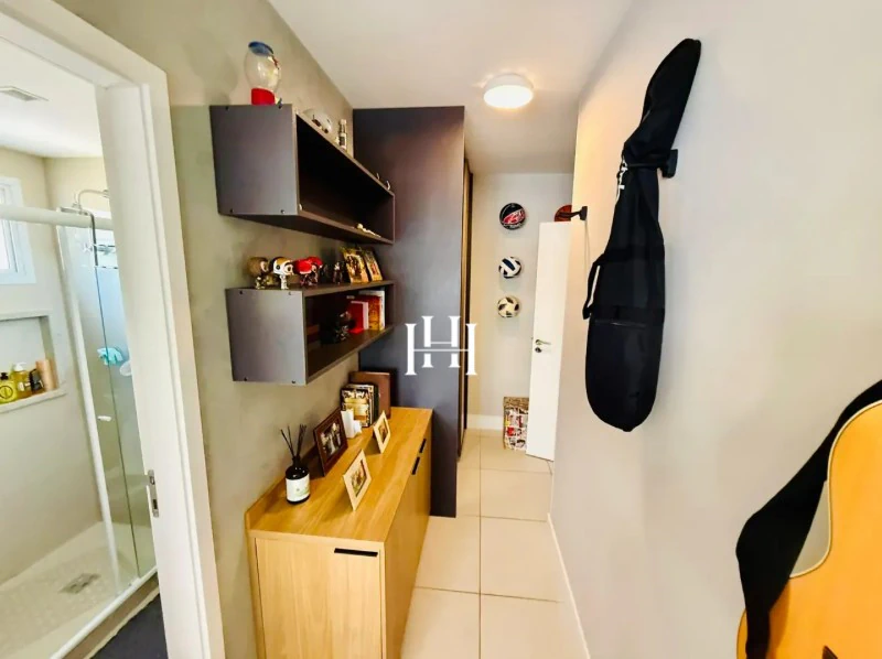 4 en-suite apartment with 227 m² and a balcony — photo 18