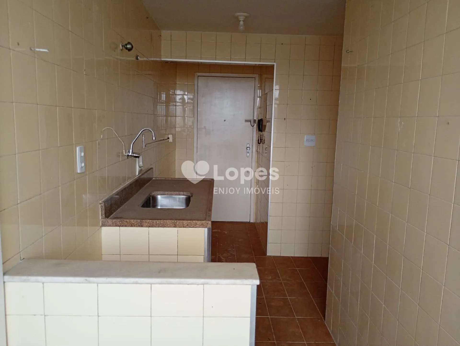 2-bedroom apartment with a mountain view — photo 20