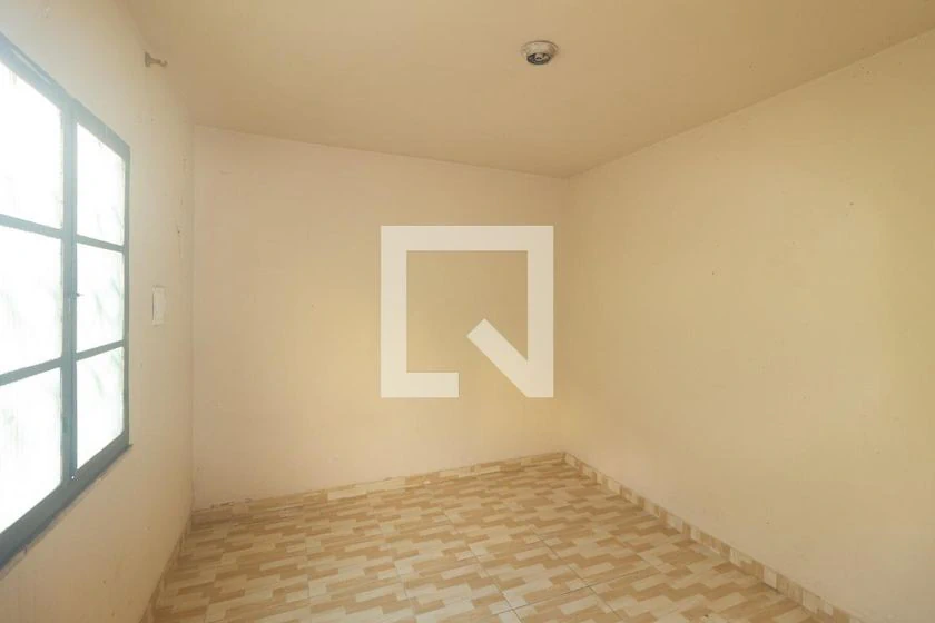 Casa con 2 dormitorios, 1 baño y zona de lavado — photo 21