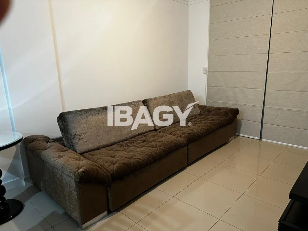 Apartamento mobiliado com 3 dormitórios e sacada envidraçada — photo 21