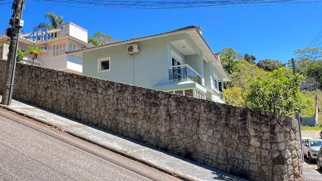 3-bedroom house with a balcony built-in BBQ — photo 32