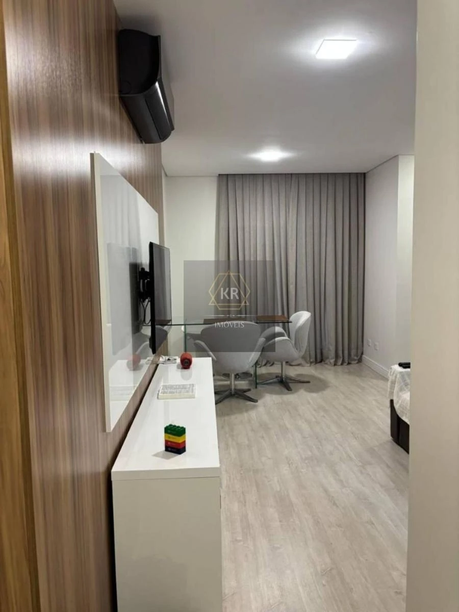 Glass-enclosed balcony in a 2-bedroom apartment, 60 m² — photo 9