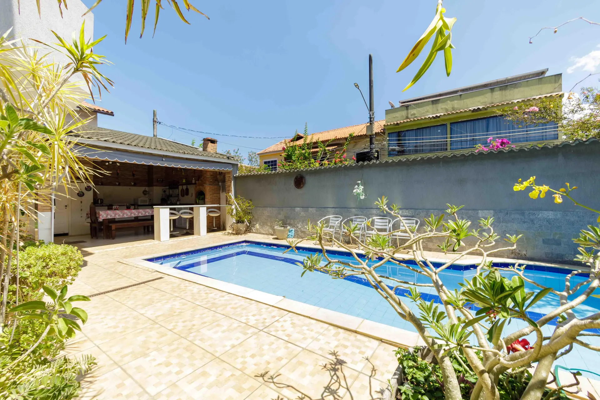 Furnished house with 5 bedrooms and a private BBQ — photo 29