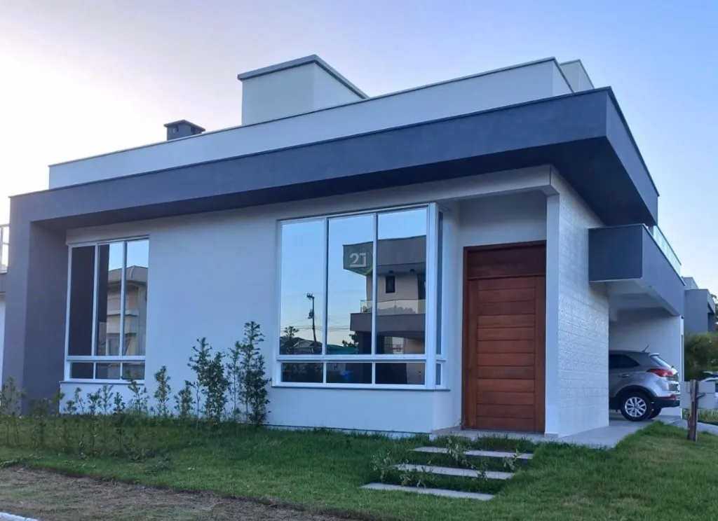 Rental house with 3 bedrooms and a glass balcony — photo 8