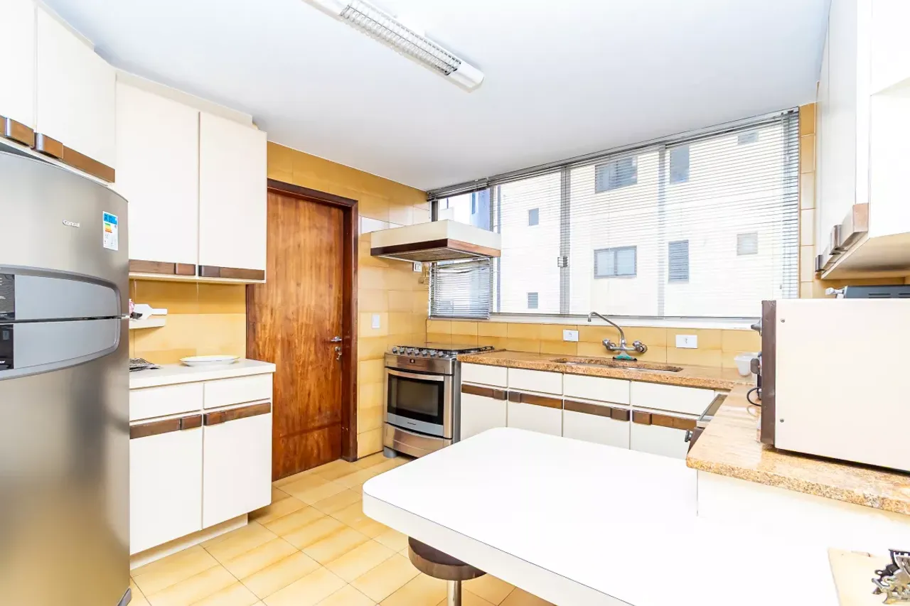 Apartamento sem mobília com 4 quartos e 371 m² — photo 12