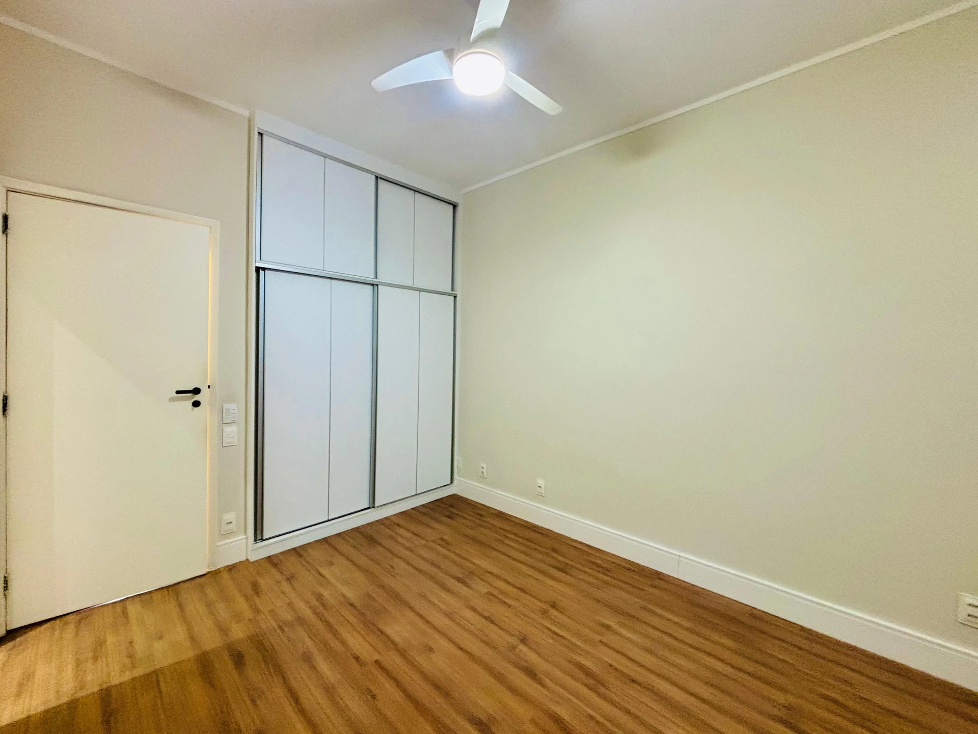 Apartamento com 3 quartos, varanda e cozinha integrada — photo 27