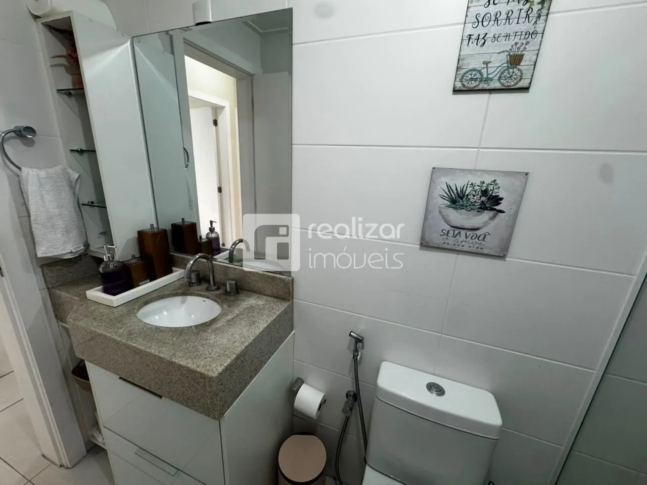 Furnished home with 3 bedrooms, 1 en-suite and 2 parking spaces — photo 33