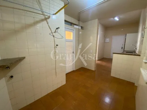 Apartment on the 6th floor with wood or laminate floors — photo 22