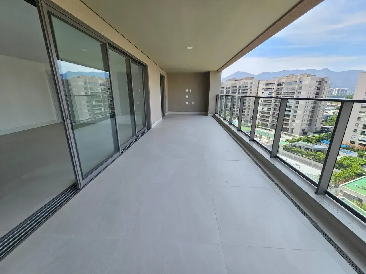 Apartment with open-plan kitchen and 4 bedrooms