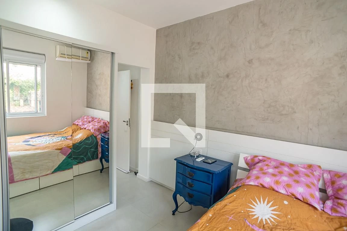 Furnished 2-bedroom apartment with en-suite bathrooms and open kitchen — photo 51