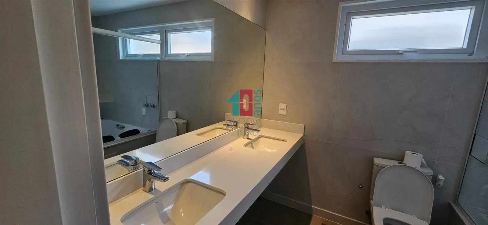 House with 4 bedrooms, 3 en-suites, 11 bathrooms and 2 parking — photo 36