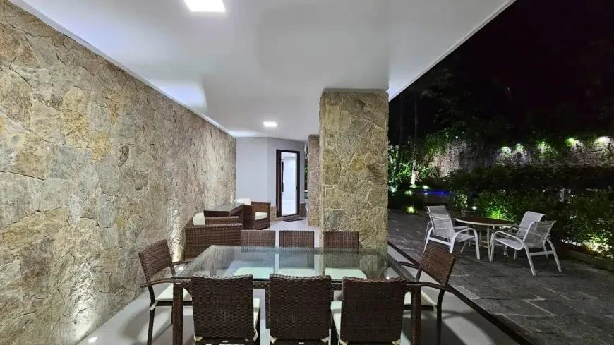Rental house with 4 en-suite bedrooms and a pool — photo 3