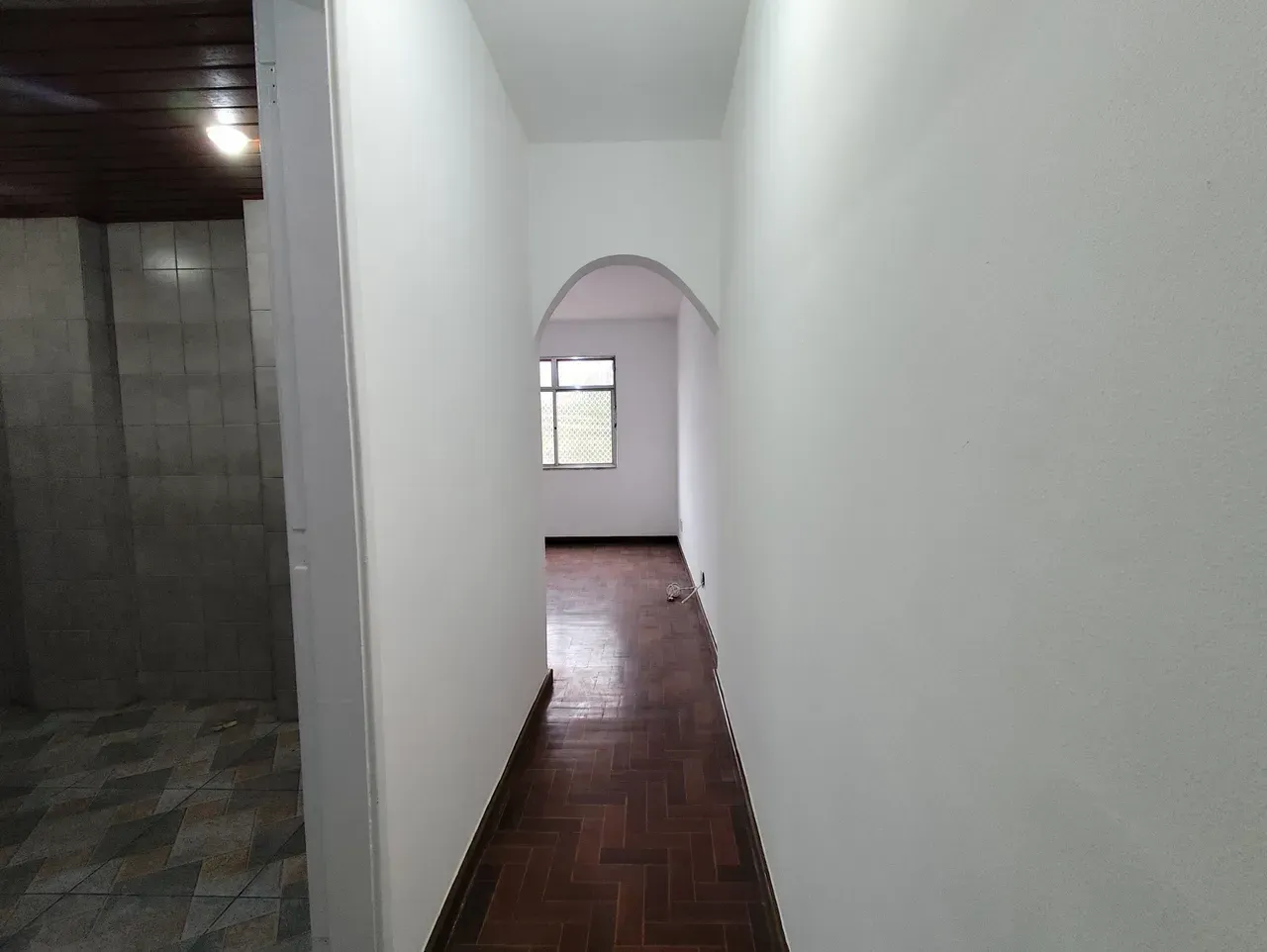 2-bedroom apartment with a separate, closed kitchen — photo 10