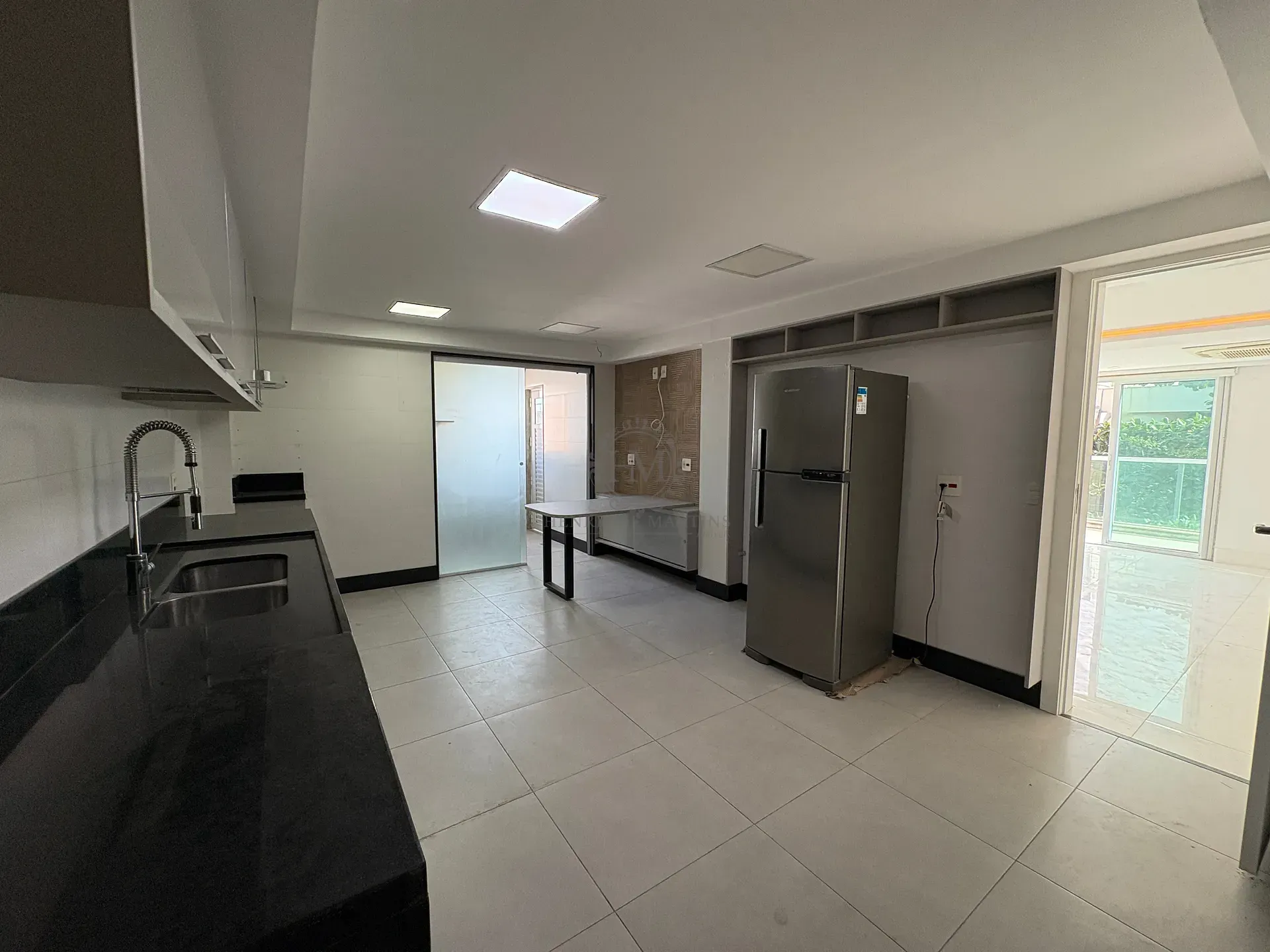 Triplex penthouse with 3 bedrooms and water view — photo 32