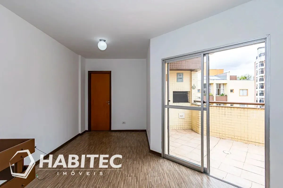 Wood or laminate floors in a 3-bedroom apartment, 102 m² — photo 21