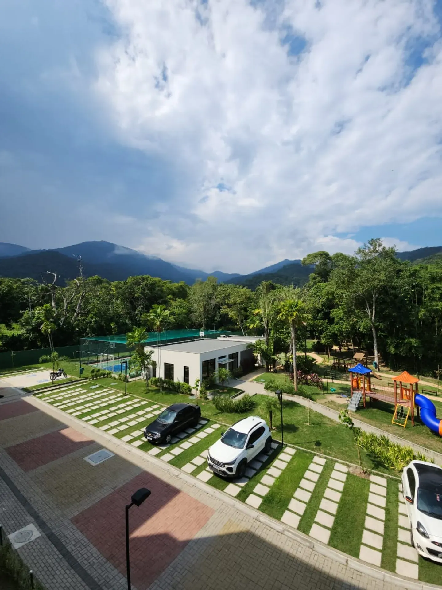 Park view in a 2-bedroom apartment, 48 m² — photo 6