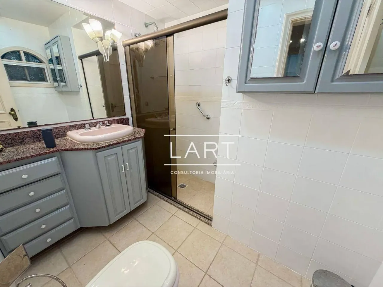 Furnished 3-bedroom apartment with a separate gas kitchen — photo 14