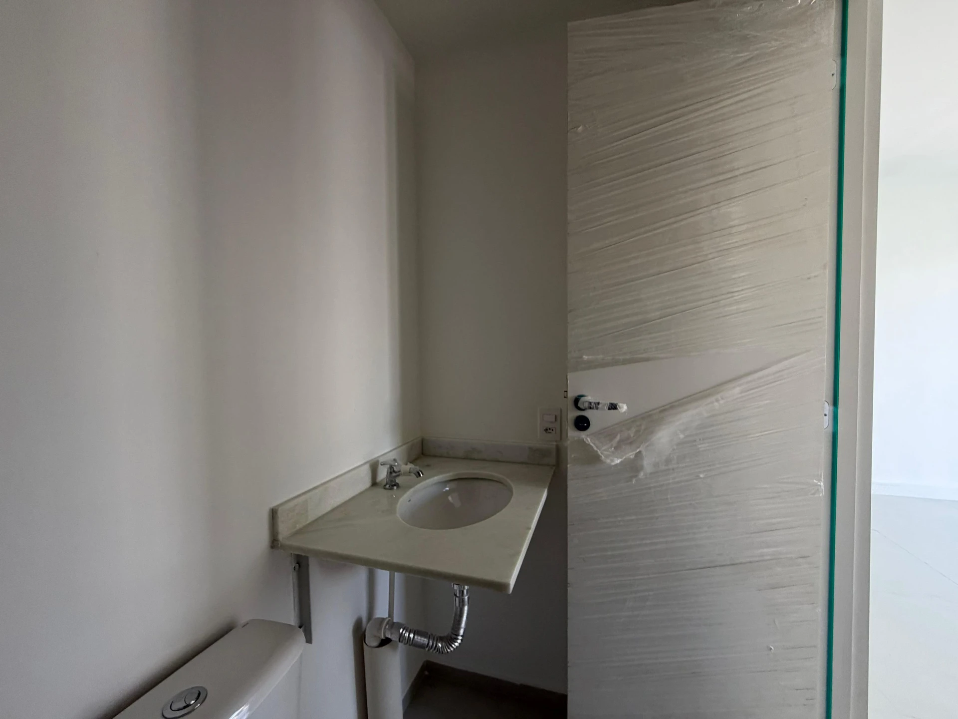Apartamento sem mobília com 2 quartos e varanda — photo 6