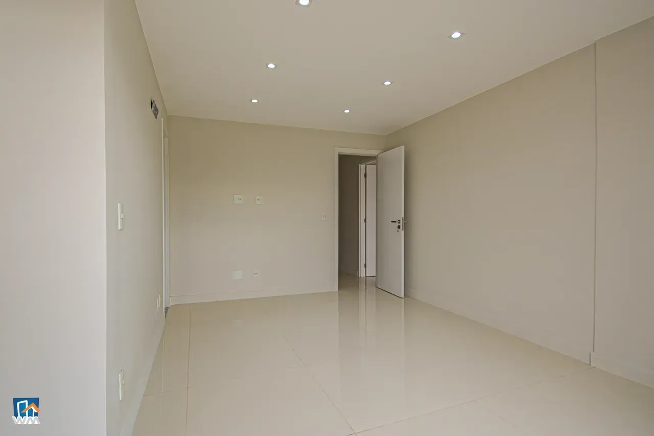 Duplex penthouse with 4 bedrooms and balcony — photo 13