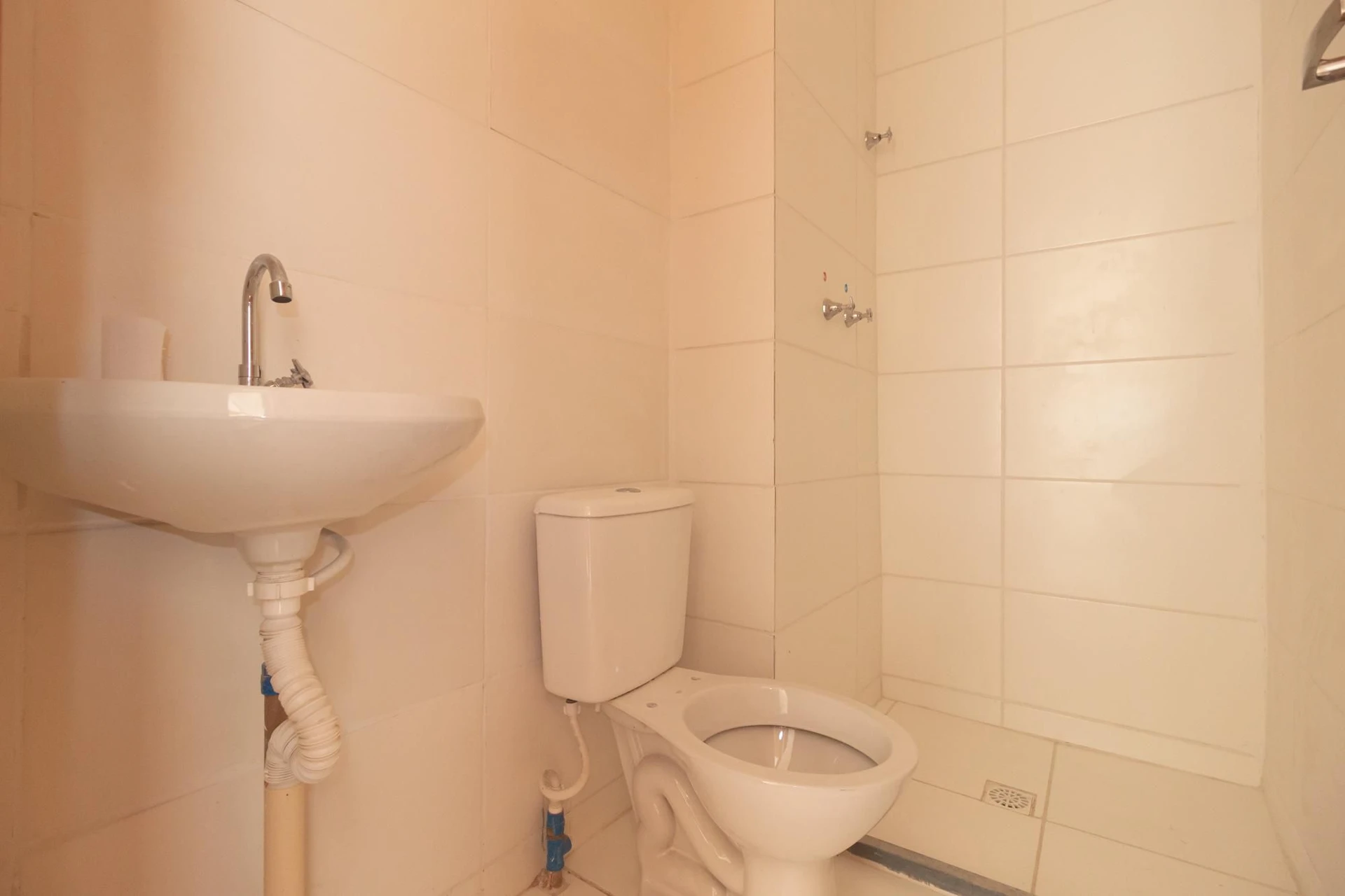 2-bedroom apartment with balcony and shared pool — photo 18
