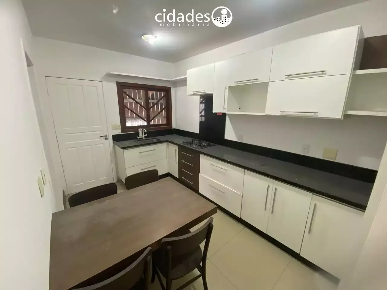 Casa, 363 m², com máquina de lavar