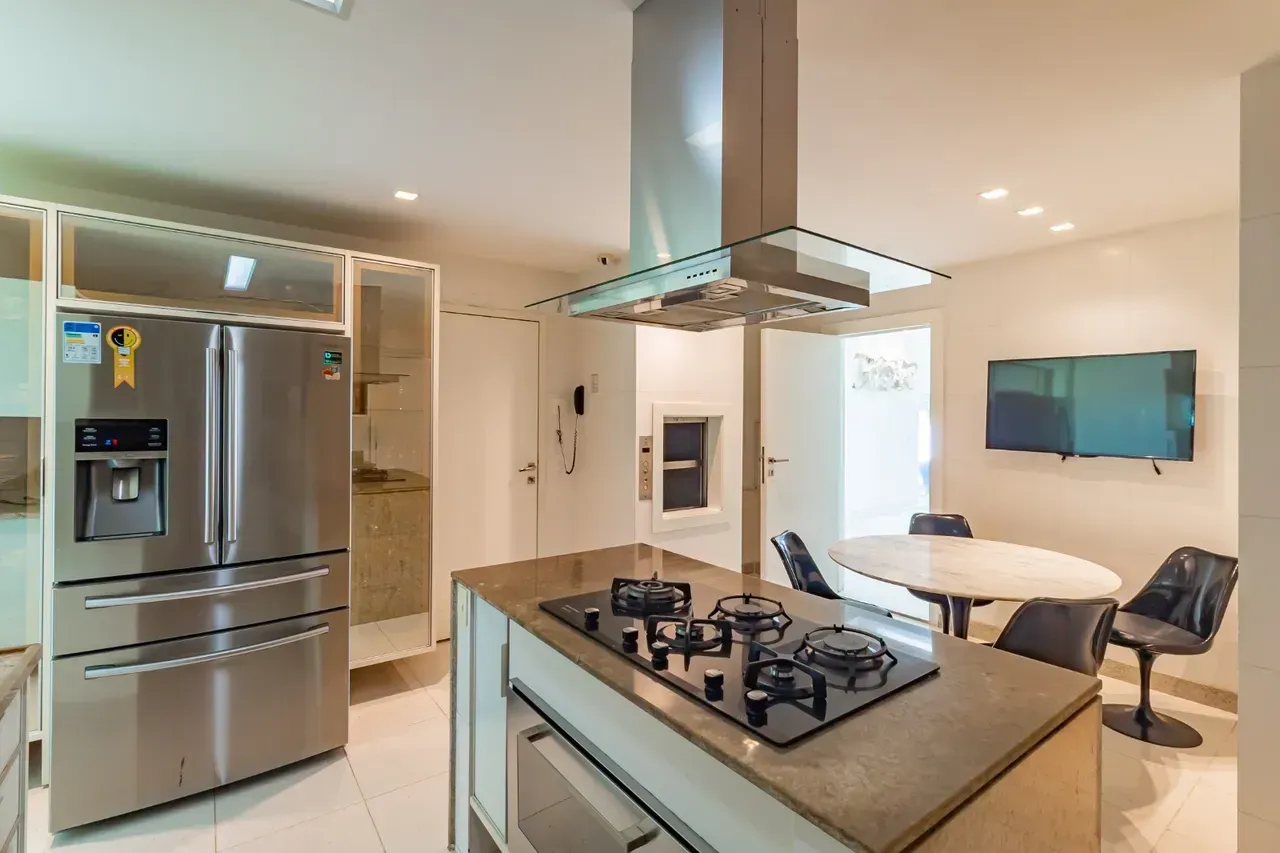575 m² apartment with 4 en-suite bedrooms and 4 parking — photo 98