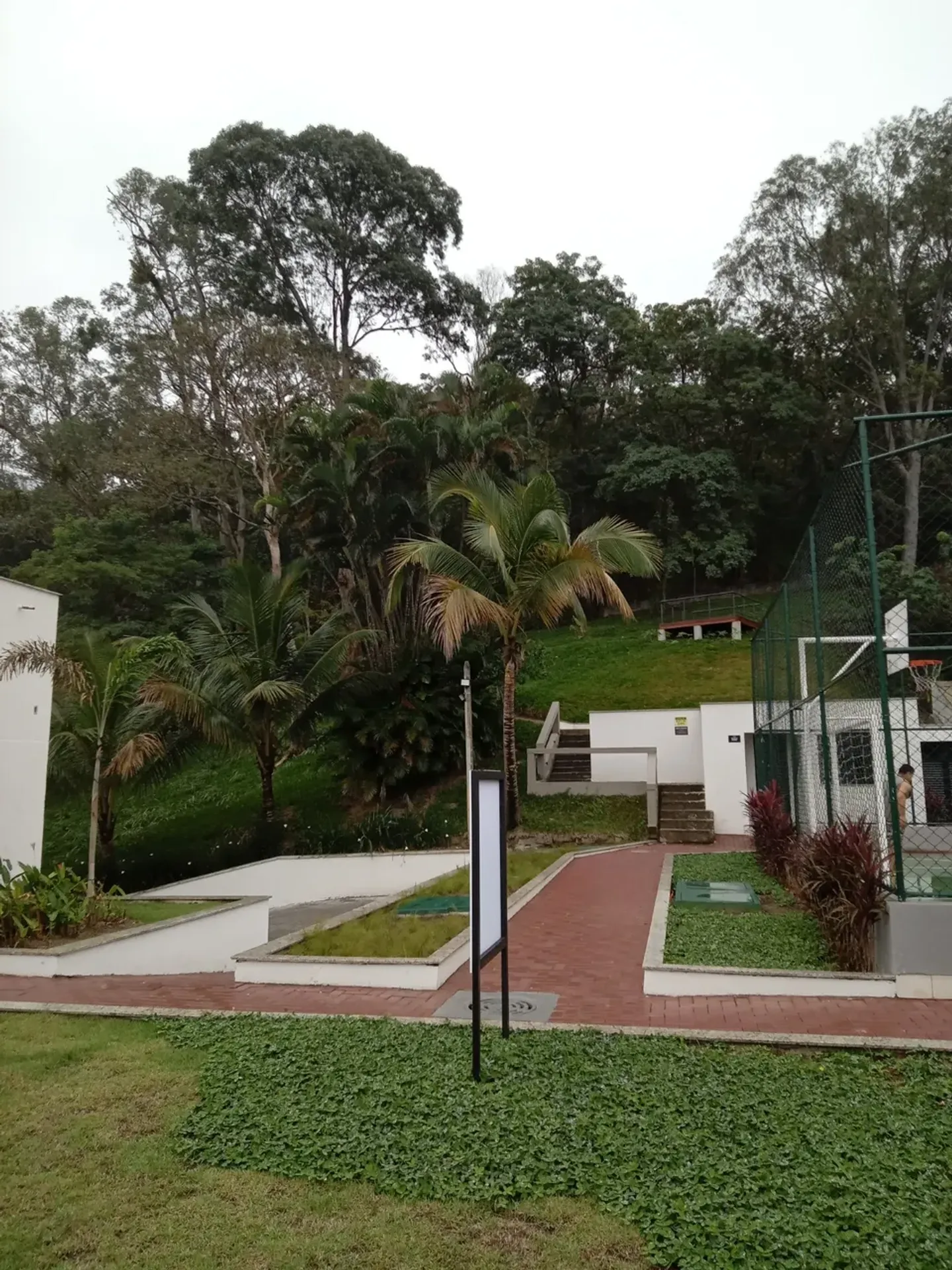 Apartamento com 2 quartos e varanda em bom estado — photo 33