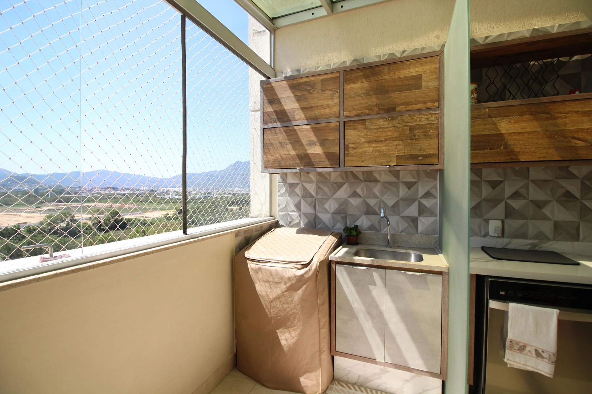 Rental apartment with 4 bedrooms and 4 bathrooms — photo 25